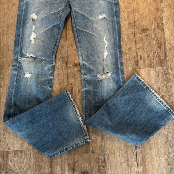 AG ADRIANO GOLDSCHMIED DISTRESSED BOOTCUT JEANS (27R) - Picture 3 of 10